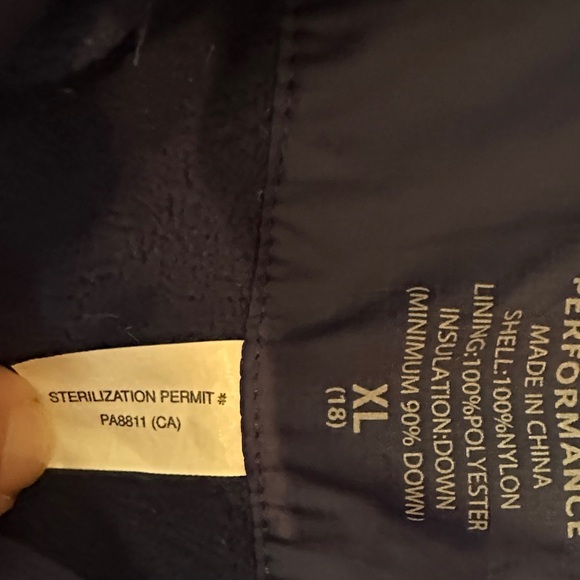 Vineyard Vines Kids Navy Down Puffer Vest (Size XL/18) - Picture 3 of 12